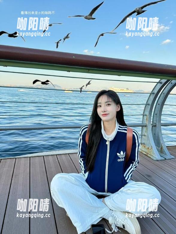 668.su 万篇长征黑料不打烊668.su:华丽的迷宫,永不迷路的我,心里却有点慌!