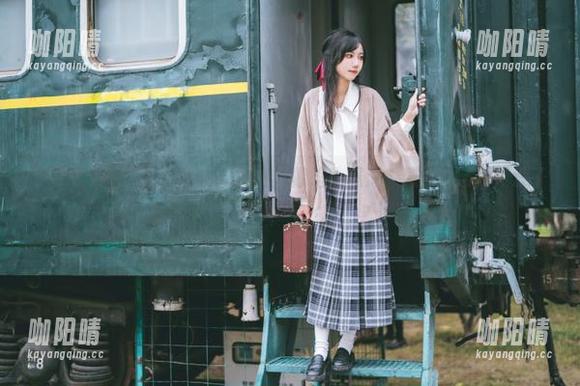 cgw 每次逛“cgw”地址就像陷入瓜海,感觉自己要淹没了…