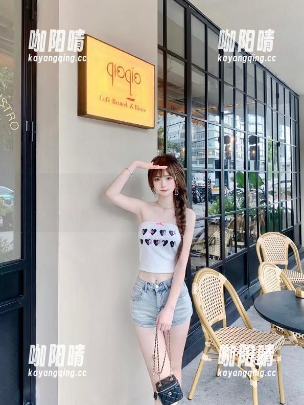 tttzzz 网友疯狂追捧tttzzz.su网址,黑料入口似乎更吸引人了?