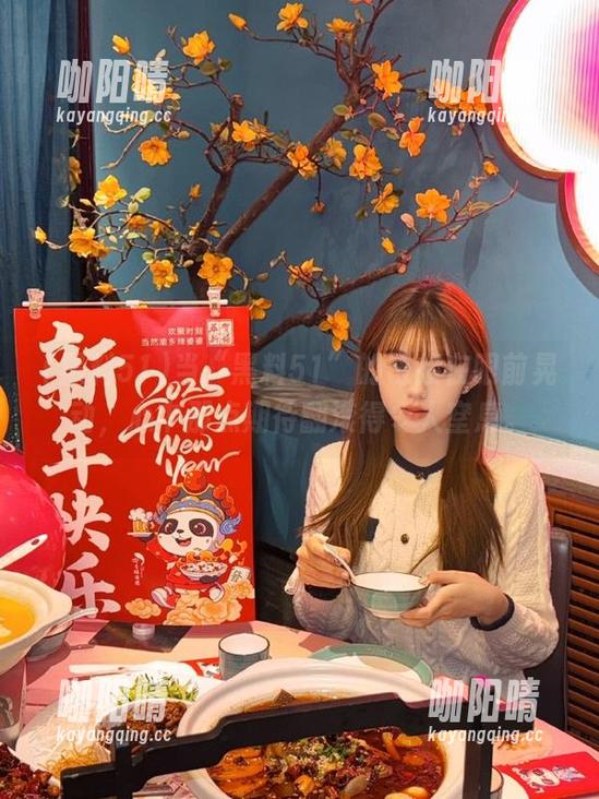 黑料51 当“黑料51”的链接在眼前晃动,心中那点期待翻滚得令人窒息。