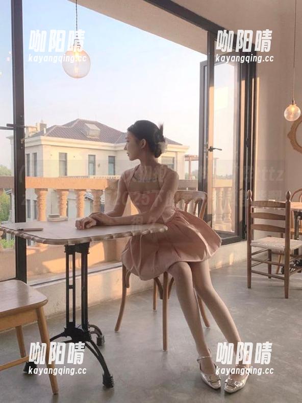 永久拥抱“黑料不打烊tttzzz”，官网版2025下的每一个瓜都能翻很久。