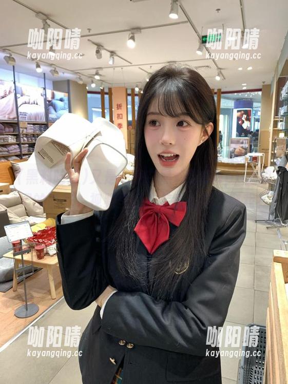 黑料吃瓜 又是一晚在黑料吃瓜app上浪费的时光,视频里的人怎么都这么有戏?