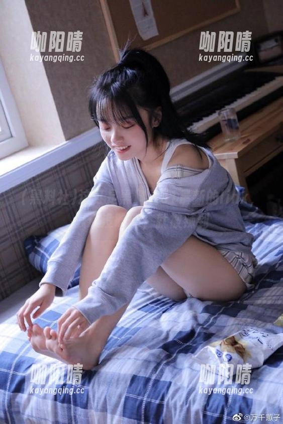 黑料社 这可是黑料社51最新的link,瓜还没吃完,就被辣到