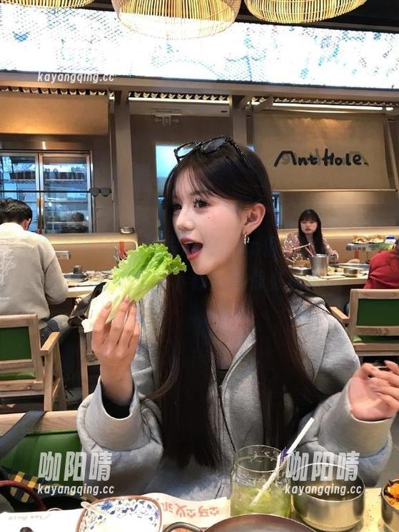 黑料网 有人问黑料网app值得收藏吗?风波不止的下载风险你必看!